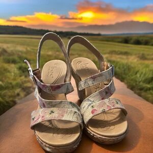 Born b.o.c Floral Wedge Cork Sandals Slingback Open Toe Multicolor